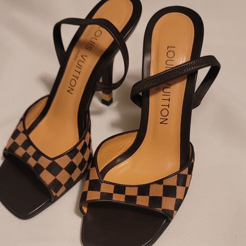 Louis Vuitton Brown Damier Women's Shoes Size 35.5